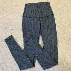 Lululemon Wunder Under Leggings Size 4